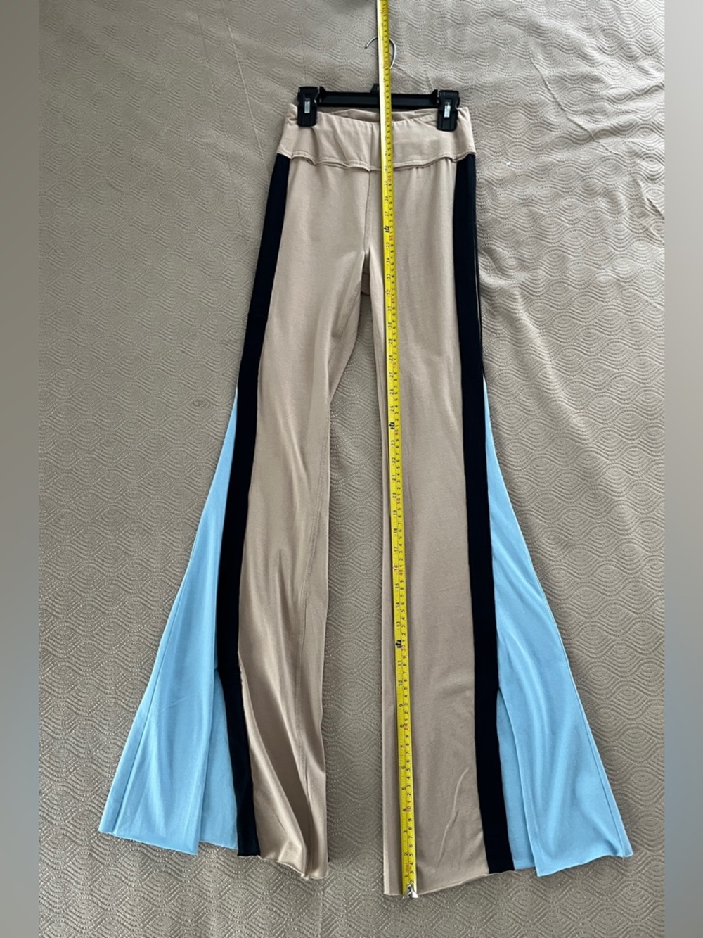 Free People Hot Shot kick flares in Beige & Light Blue size X small - Picture 10 of 15